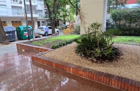 Departamento en Torre 4 Ambientes con Dependencia, Piso Único con 2 Cocheras &#8211; Belgrano