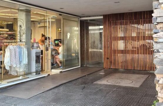 Departamento 2 Ambientes Al Frente Villa Urquiza con Cochera Fija.